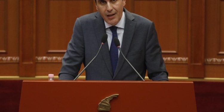 "Administrata dhe fondet publike janë përdorur për zgjedhjet" / Kryeprokurori Olsian Çela jep përgjigje për deputetin e PD: Hetimet kanë filluar.