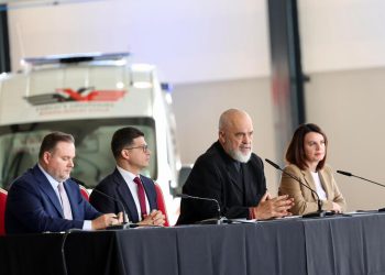 “Akademia e Forcave Ajrore në Vlorë do të hapë së shpejti dyert, Rama njofton gjithashtu për flotën e dronëve: Porositë janë në proces.”