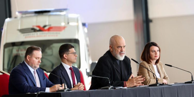 “Akademia e Forcave Ajrore në Vlorë do të hapë së shpejti dyert, Rama njofton gjithashtu për flotën e dronëve: Porositë janë në proces.”