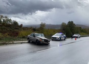 Aksident automobilistik në rrugën Bulqizë-Maqellarë, dy automjete të përplasen, pesë persona të lënduar.