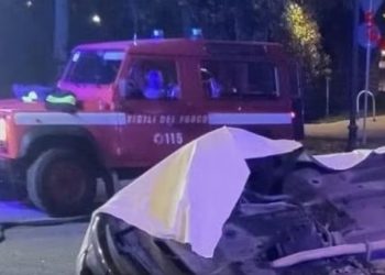 Aksident i rëndë rrugor në Itali lë pas tre të rinj të vdekur në të 20-at/ Të dhënat fillestare