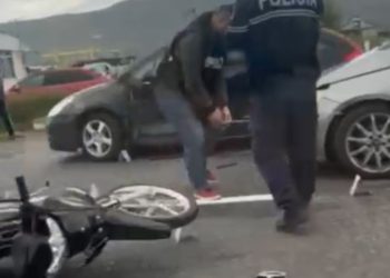 Aksident me tre të përfshirë në autostradën Lezhë–Laç, motoristi rëndë i plagosur