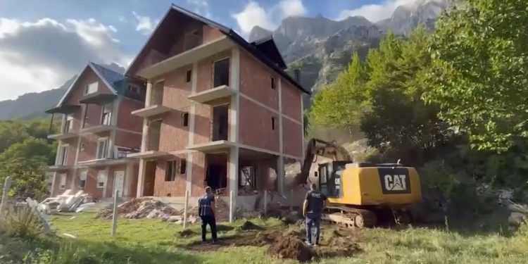 Aksioni i IKMT në Parkun Kombëtar të Valbonës, Rama: Ata që do të vazhdojnë me këtë praktikë të papranueshme, do të përballen me…