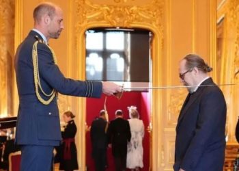 Aktori Gary Oldman nderohet me titullin kalorës nga Princi William