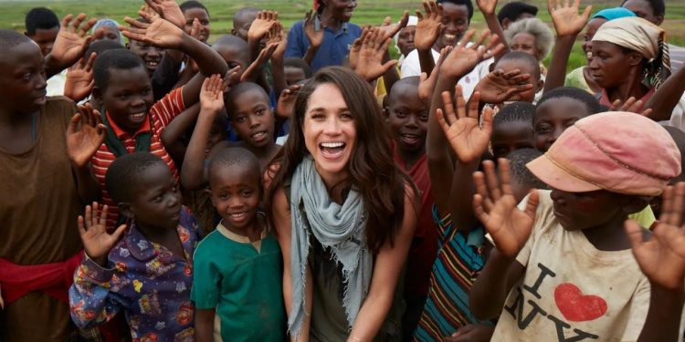 Akuzat për racizëm dhe seksizëm, reagim nga organizata bamirëse e përfaqësuar nga bashkëshortja e Prince Harryt: Ish-punonjësit përmendin spekulime të paqëndrueshme.