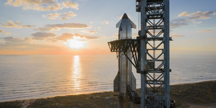 Anija kozmike e Elon Musk tamamon provën e saj të re me një ulje të jashtëzakonshme të dyfishtë.