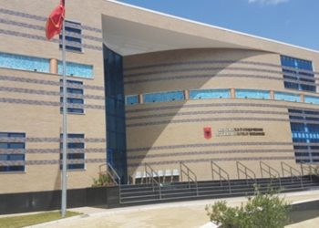 Apeli ndërpret seancat gjyqësore pas vrasjes së Astrit Kalasë; prokurorët dhe avokatët e Gjykatës së Shkodrës refuzojnë të zhvillojnë proceset.