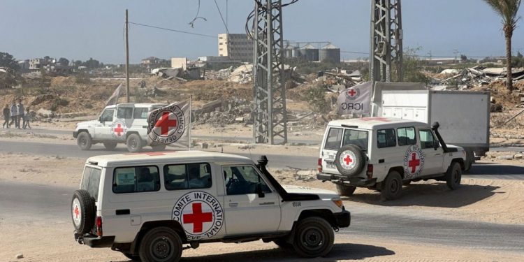 Armëpushimi në Gaza: Kryqi i Kuq dhe Egjipti marrin miratimin nga Izraeli për t'u angazhuar në operacionin e kërkimit të trupave të pengjeve.