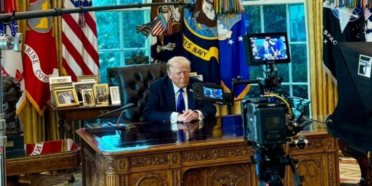 Armëpushimi në Gaza; Trump: Besoj se të gjitha pengjet do të rikthehen në Izrael të hënën.