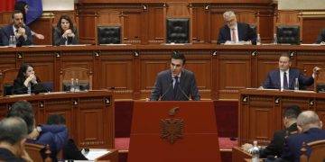 Arrestimi i avokatit në Elbasan, kryeprokurori Çela, gjatë seancës në Kuvend: Masat e arrestit në burg janë të skajshme dhe pa justifikim.
