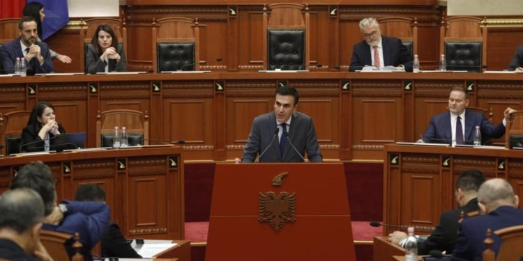 Arrestimi i avokatit në Elbasan, kryeprokurori Çela, gjatë seancës në Kuvend: Masat e arrestit në burg janë të skajshme dhe pa justifikim.