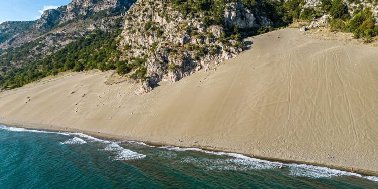 Arrestohen 9 individë për falsifikim dokumentesh dhe shpërdorim detyre në rastin e Rana e Hedhun, pas një urdhri të Gjykatës