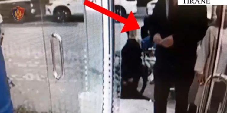 Arrestohen dy të rinj me precedent penal në Tiranë, të akuzuar për vjedhjen e biçikletave dhe mjeteve elektrike gjatë dy muajve të fundit.
