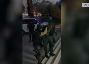 Arrestohen në Manzë dy vëllezërit, të cilët ishin në kërkim ndërkombëtar si anëtarë të një organizate të trafikimit të lëndëve narkotike.