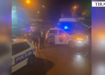 Arrestohen shitësi dhe blerësi i drogës në Tiranë pas një operacioni policor.