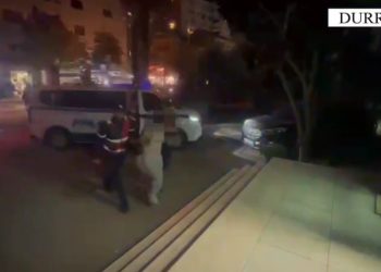 Arrestohet 28-vjeçari për rekrutimin e shtetaseve kolumbiane dhe dërgimin e tyre në Shqipëri me pagë 3 mijë euro për prostitucion.