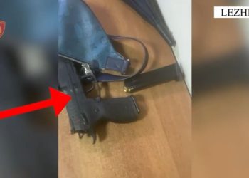Arrestohet 30-vjeçari në Lezhë, pasi u kap duke lëvizur i armatosur me armë zjarri.