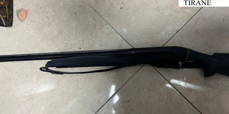 Arrestohet 35-vjeçari për gjuajtjen e shpendëve në shkelje të moratoriumit të gjuetisë