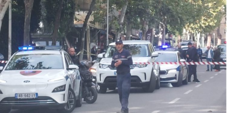 Arrestohet oficeri i sigurisë që ndodhej në hyrje të Gjykatës së Apelit pas vrasjes së gjyqtarit Astrit Kalaja.