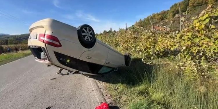 “Automobili ‘Benz’ del nga rruga në aksin Klos-Burrel, dy vajza lëndohen”