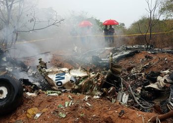 Avioni i vogël me 11 pasagjerë rrëzohet në Keninë, të gjithë humbin jetën. Autoriteti i Aviacionit Civil të Kenias (KCAA) njofton se ngjarja ndodhi në Qarkun Kwale.