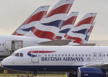 Avioni kryen ulje emergjente në Kretë, ndalohet pasagjerja në gjendje të dehur.