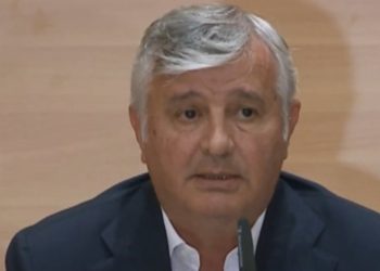 Avokatët shpallin një bojkot të pakufizuar pas arrestimit të kolegut Barjami, Maks Haxhia reagon: Nisma të tilla janë revolucionare dhe në përputhje me ligjin.