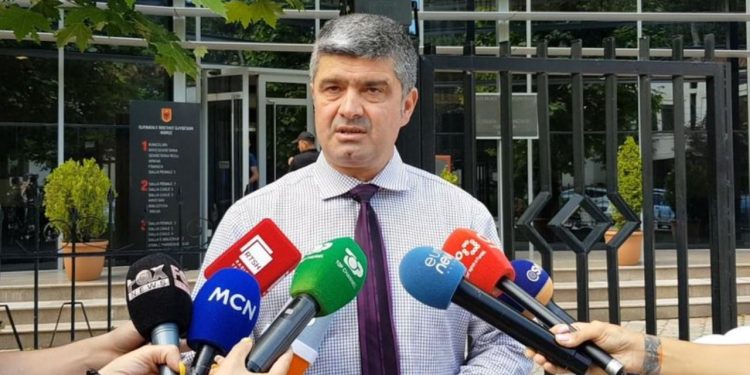 Avokati Arben Lena nën hetim për vjedhje të parave nga llogaria e të burgosurit përmes prokurës.