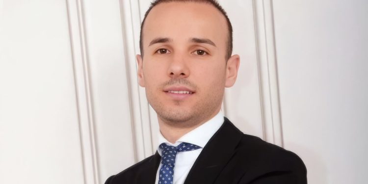 Avokati në Elbasan lirohet, prokurori që bëri kallëzimin tërhiqet pas audio-përgjimit: Nuk është konstatuar vepër penale.