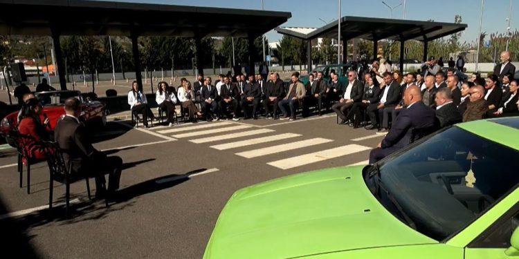 Balluku prezanton Kreshnik Bajraktarin si drejtor të ri të DPSHTRR, pas drejtimit të Portit të Durrësit.