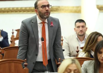 Bardhi reagon ashpër pas mbylljes së seancës pa debat: Shteti ka rënë, organi kushtetues nuk funksionon më.