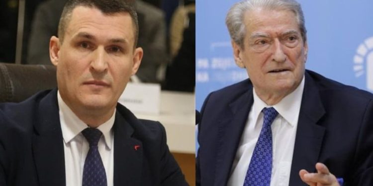 “Basha: U mblodhën në SPAK dhe u përpoqën të më sulmojnë, ndërsa unë vetëm kam organizuar konferenca” – Berisha sulmon Altin Dumanin, duke e quajtur “bastard si Aranit Çela, injorant e të turpshëm.”