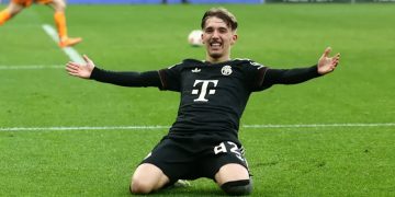 Bayerni vazhdon serinë e tij të suksesshme, kampionët e Gjermanisë arrijnë fitoren e 13-të radhazi, ndërsa një talent 17-vjeçar shënon përsëri.