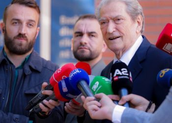 “Begaj nuk ka vullnet për të dhënë dorëheqjen”, Berisha: E përshëndes vendimin e Gjykatës Kushtetuese, akt thelbësor.