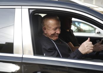 Behgjet Pacolli largohet nga Prokuroria e Tiranës, biznesmeni shprehet: Aeroporti i Vlorës do të realizohet, do të jetë më i bukuri.