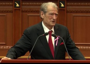 Berisha: Situatë si kjo nuk është e njohur në asnjë regjimi autoritar; 16 vite pritje për një gjyq është sinjal për vetëgjyqësi.