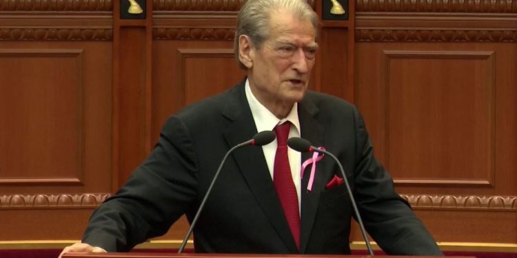 Berisha: Situatë si kjo nuk është e njohur në asnjë regjimi autoritar; 16 vite pritje për një gjyq është sinjal për vetëgjyqësi.