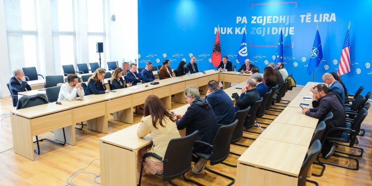 Berisha pas mbledhjes së Kryesisë: Do të mbështesim kandidatë të pavarur, por ende nuk kemi një emër për Tiranën për zgjedhjet