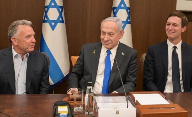 Blair, Kushner dhe Trump: Aktorët kryesorë në arritjen e armëpushimit në Gaza.