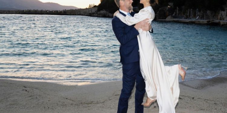 “Blerta shquhet për forcën e saj…” / Revista franceze publikon një artikull mbi fejesën e Princit Leka me Blerta Celibashin, duke zbuluar detaje nga ceremonia private.