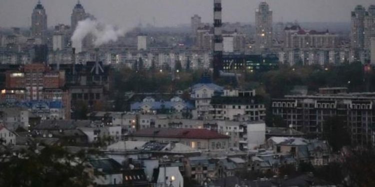 Bllokimi i negociatave për paqen në Ukrainë: Putin kërkon kontrolle mbi Donbasin, ndërsa NATO dhe BE shpresojnë në Kievi.