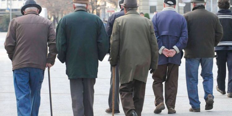 Bonus për pensionistët në fund të vitit/ Buxheti rishikohet për herë të tretë, me fonde shtesë për hekurudhat