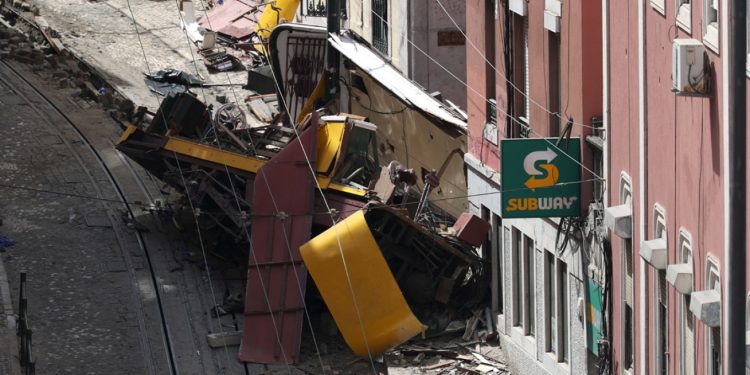 Bordi i transportit urban në Lisbonë paraqet dorëheqjen pas nxjerrjes në pah të rasteve të teleferikut që është dalë nga shinat.