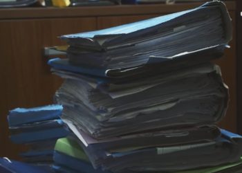 Brenda Histori/ Ekskluzive, “Vija e kuqe” nga Lalzi në Rodon: Si u vodhën pronat e qytetarëve.