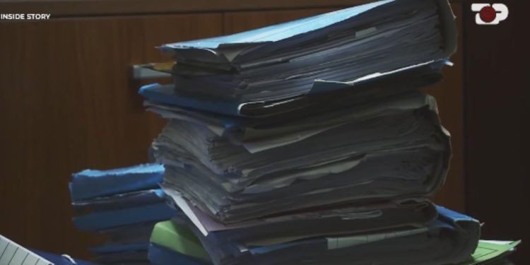 Brenda Histori/ Ekskluzive, “Vija e kuqe” nga Lalzi në Rodon: Si u vodhën pronat e qytetarëve.