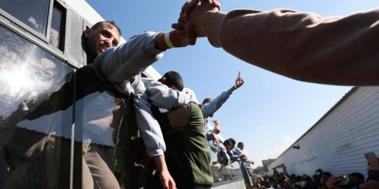 Çdo person i liruar do të përfitojë një shtëpi dhe 16 mijë euro, zbulohet plani i Izraelit për të ndihmuar të rrëmbyerit.