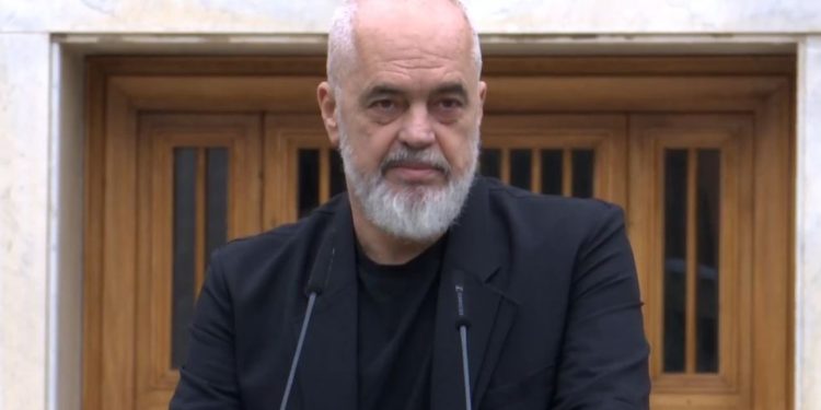 “Çdo universitet ka hapësirë për Inteligjencën Artificiale”/ Rama apel për pedagogët dhe studentët: Nuk është më çështje privilegji, por…