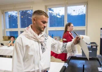 Çekët shkojnë në votim në ditën e dytë të zgjedhjeve, ku Babishi pritet të arrijë fitoren.