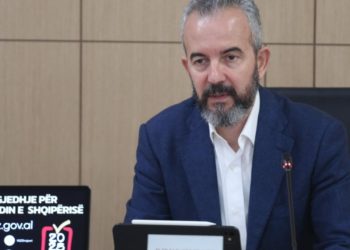 Celibashi shpall kandidaturat për zgjedhjet e pjesshme lokale në Vlorë dhe Berat më 9 nëntor, ndalon kandidatët e ish-këshilltarit të PD.