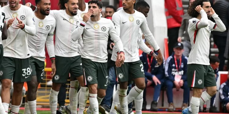 Chelsea e dominon Nottingham-in në Premier League, por përsëri ndëshkohet me karton të kuq. Postecoglu në rrezik shkarkimi.